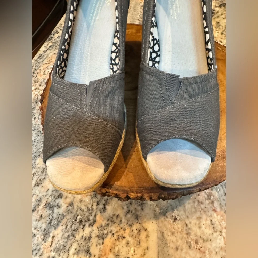 Toms wedge espadrilles